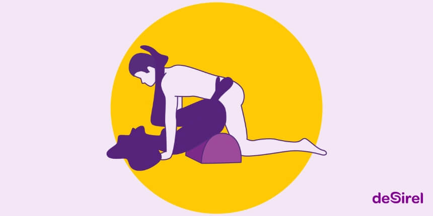Posição sexual Vira-B com a almofada sexual Desirel Magic Pillow | Desirel.pt Sex Shop